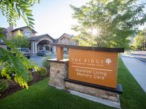 The Ridge Cottonwood entrance sign